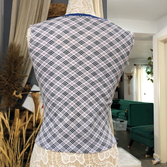 Authentic Burberry T-Shirt - Picture 2 of 14